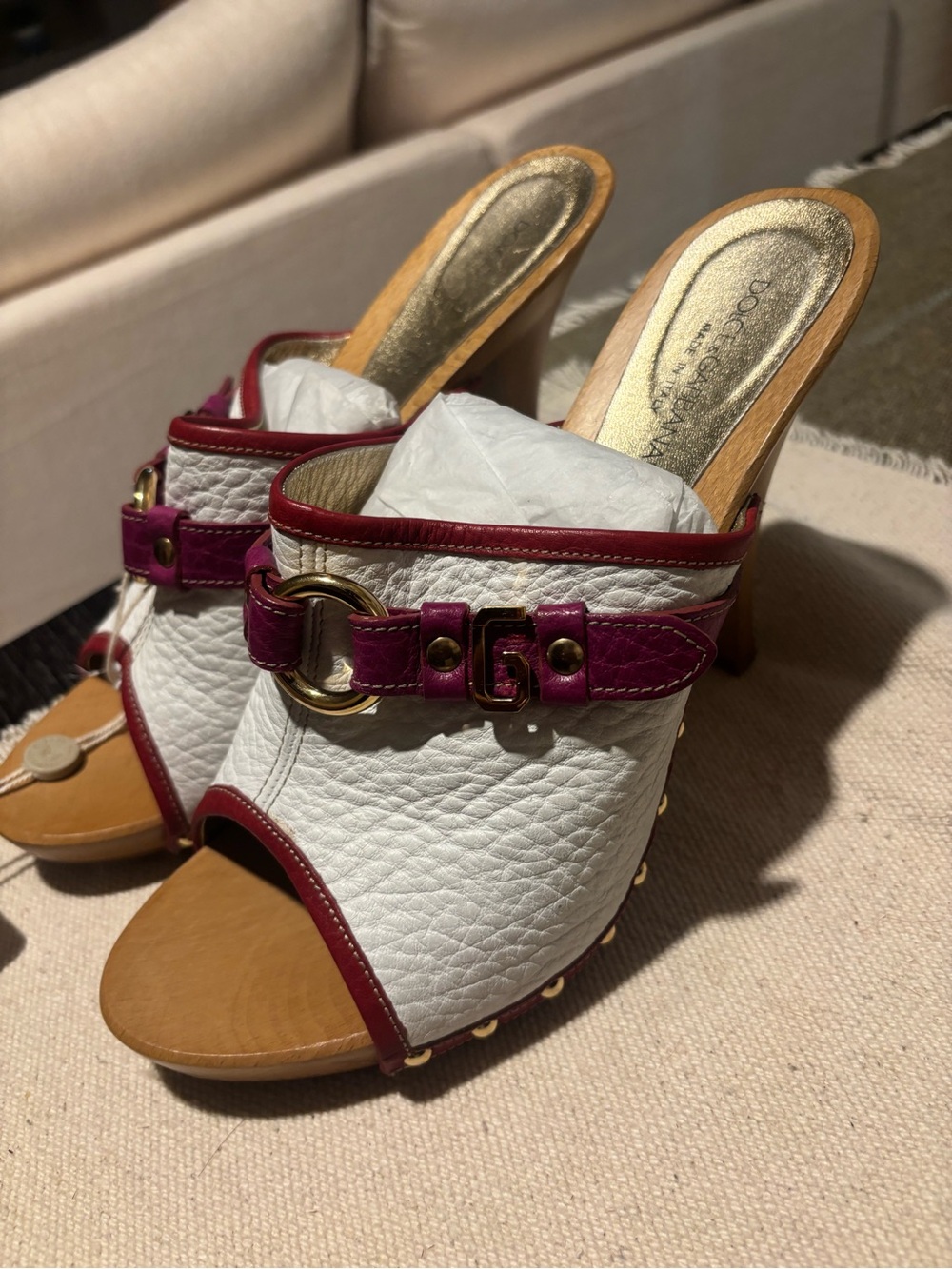 Y2K Dolce & Gabbana White Leather Open-Toe Mules with Magenta and Gold Hardware